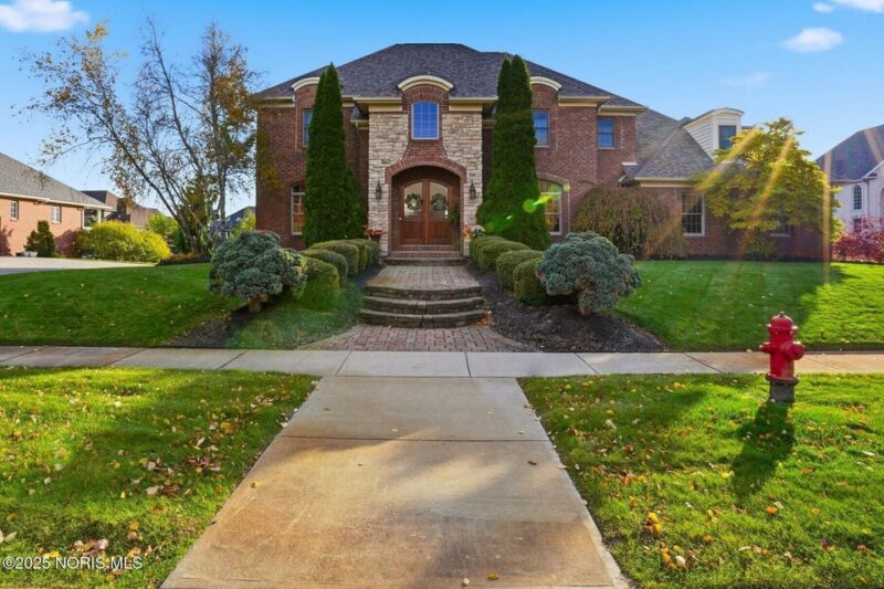 8457 Lakewood Drive, Findlay