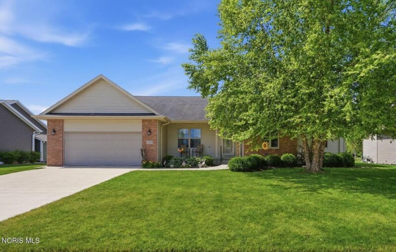 13385 Deer Landing Drive, Findlay