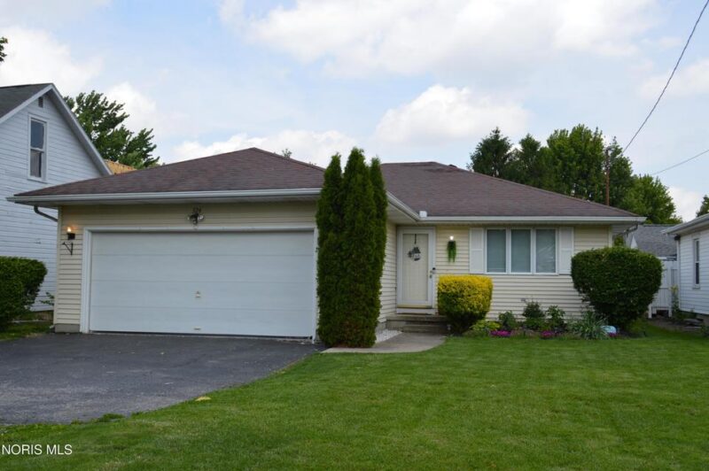 324 W Yates Ave, Findlay